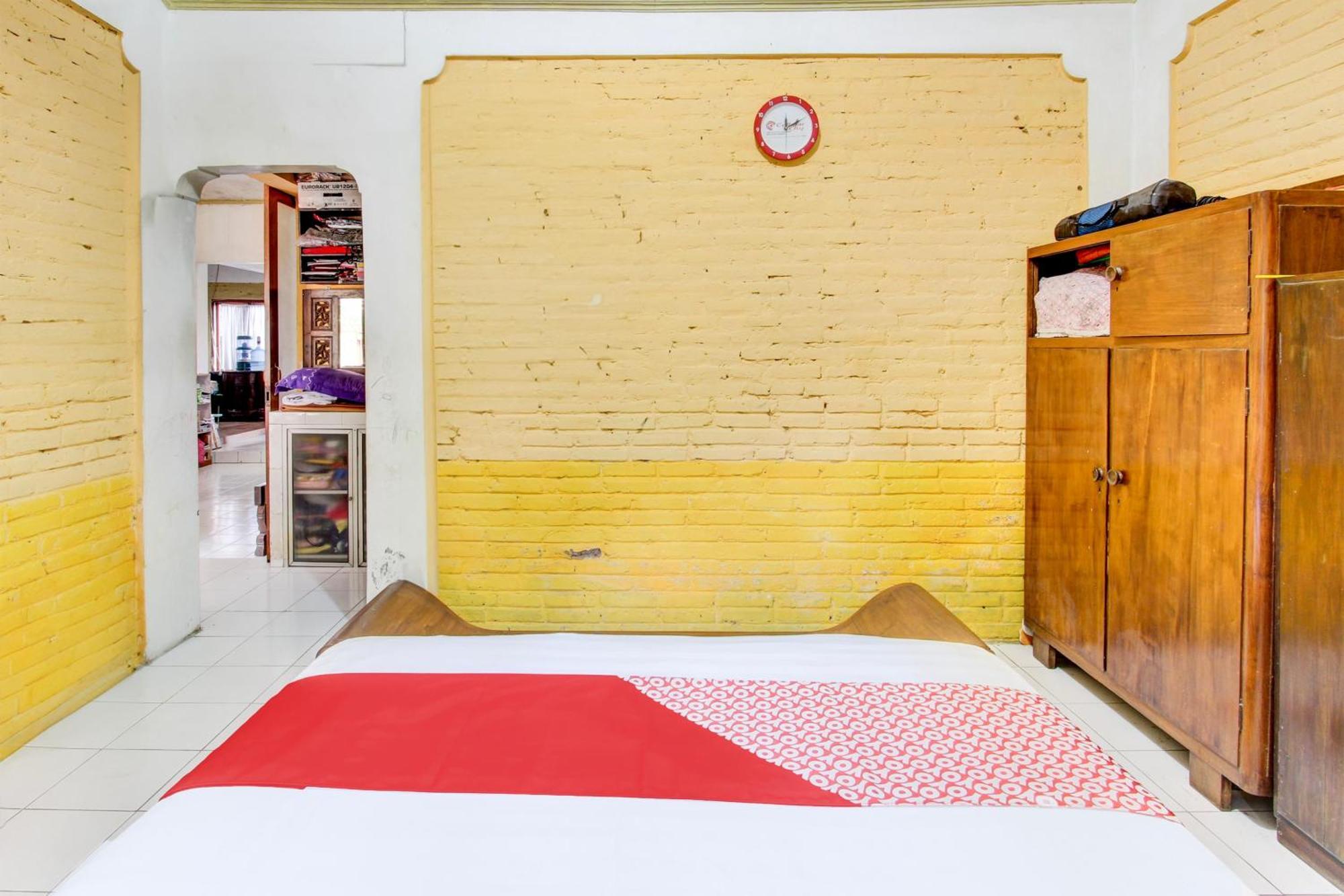 Oyo 94000 Omah Citra Genia Homestay Ngaglik Экстерьер фото