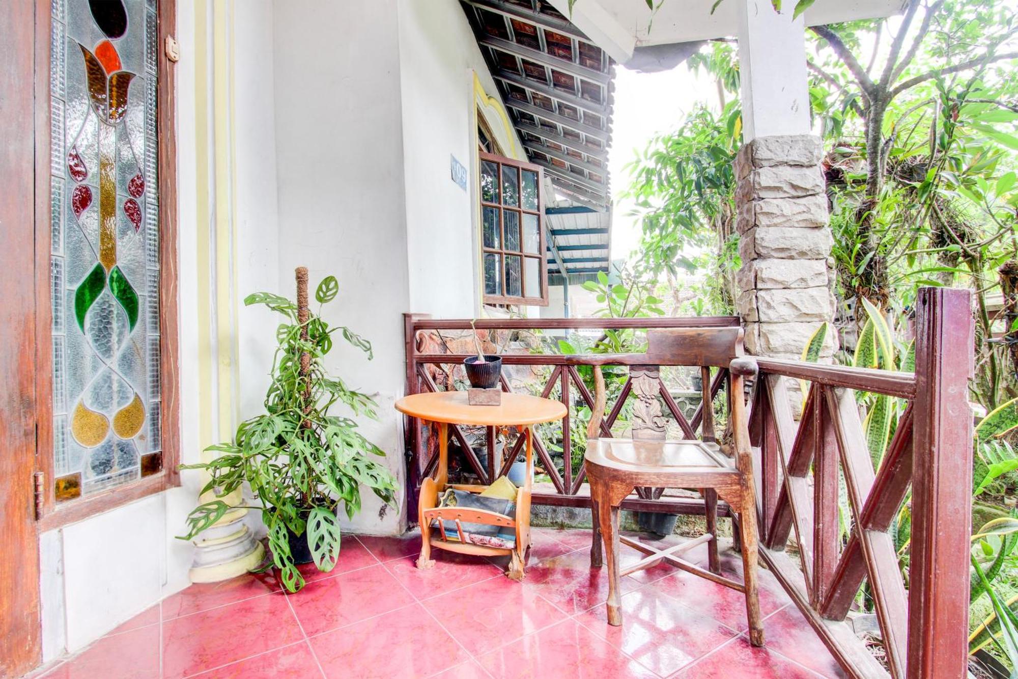 Oyo 94000 Omah Citra Genia Homestay Ngaglik Экстерьер фото